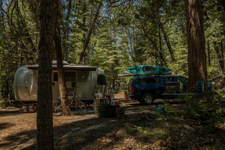 Luxury vs. Affordable Outdoor Travel: Finding Your Perfect Balance